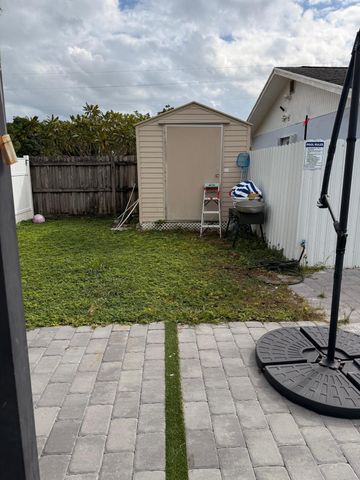 6817 Florida, Lake Worth, FL 33462