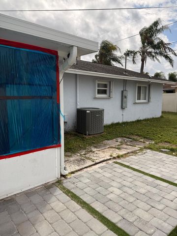6817 Florida, Lake Worth, FL 33462