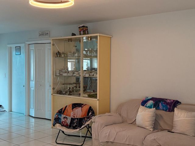 6817 Florida, Lake Worth, FL 33462