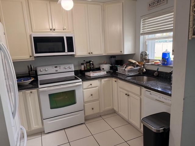 6817 Florida, Lake Worth, FL 33462