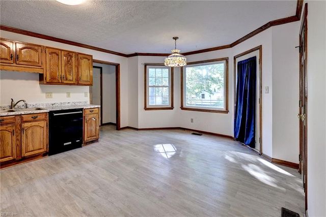 202 Admiral CT, Hampton, VA 23669