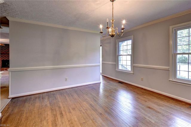 202 Admiral CT, Hampton, VA 23669