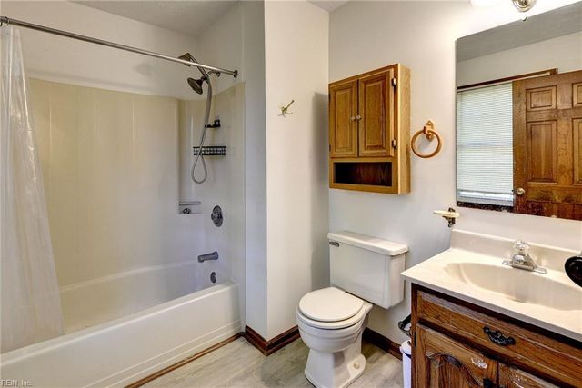 202 Admiral CT, Hampton, VA 23669
