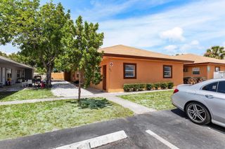 271 SW 1st Street 1-4, Deerfield Beach, FL 33441