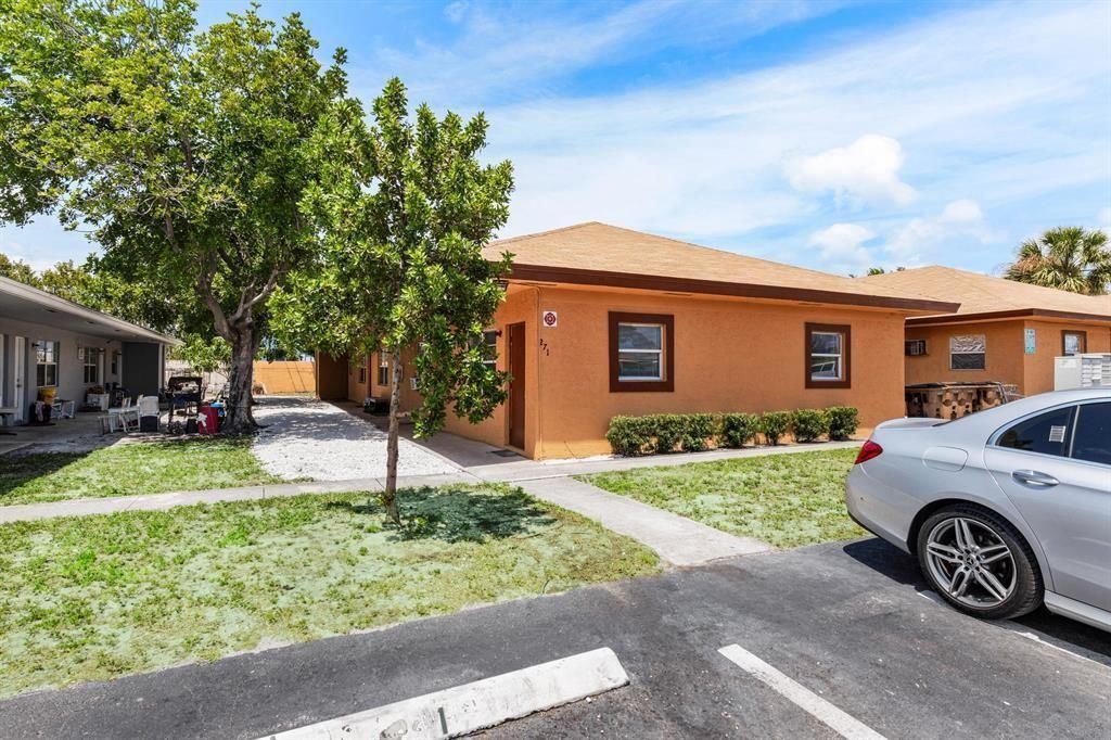 271 SW 1st Street 1-4, Deerfield Beach, FL 33441