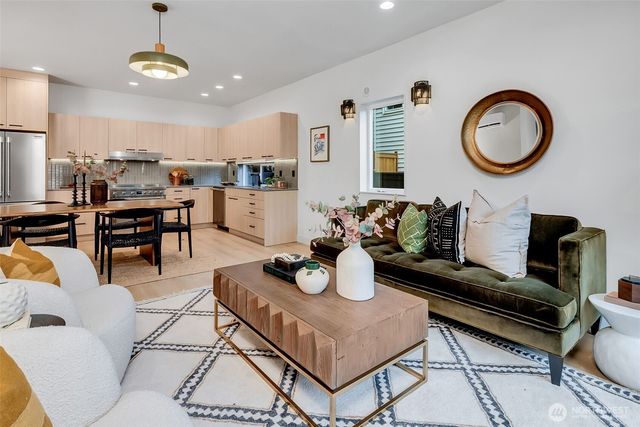 4405 S Holly Street, Seattle, WA 98118