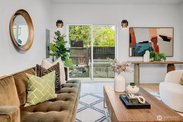 4405 S Holly Street, Seattle, WA 98118