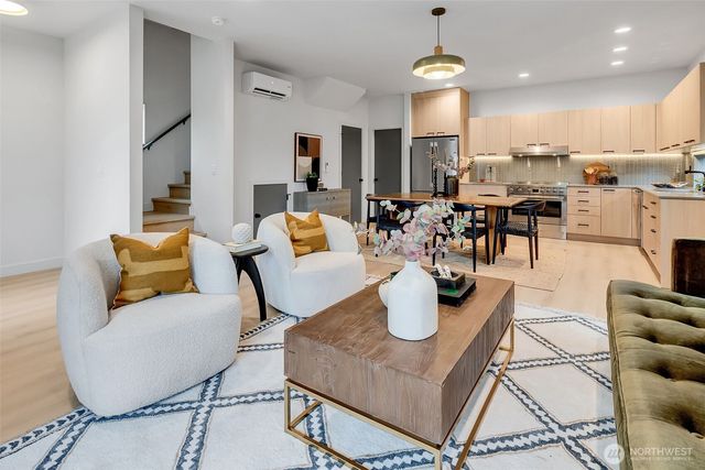 4405 S Holly Street, Seattle, WA 98118