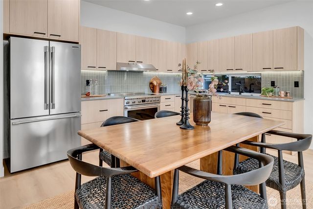 4405 S Holly Street, Seattle, WA 98118