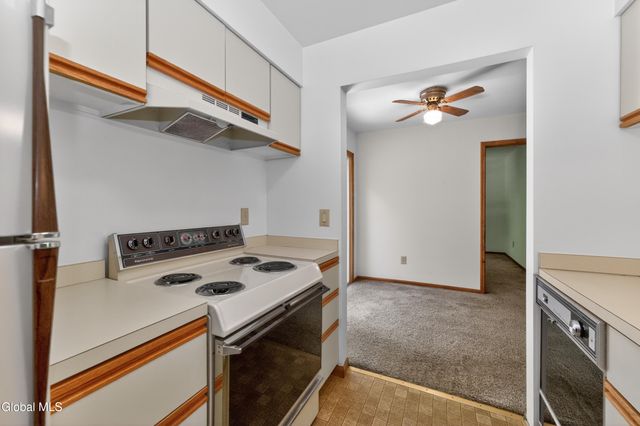 102 Cedarview Lane, Watervliet, NY 12189