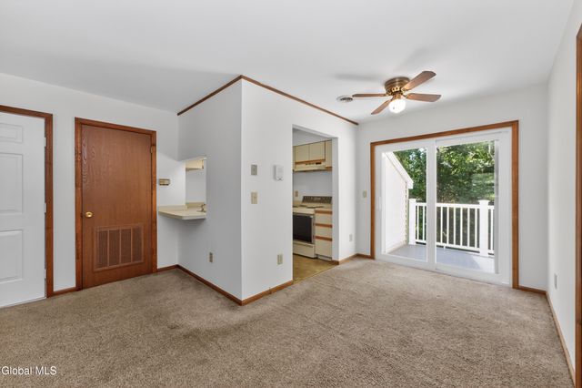 102 Cedarview Lane, Watervliet, NY 12189