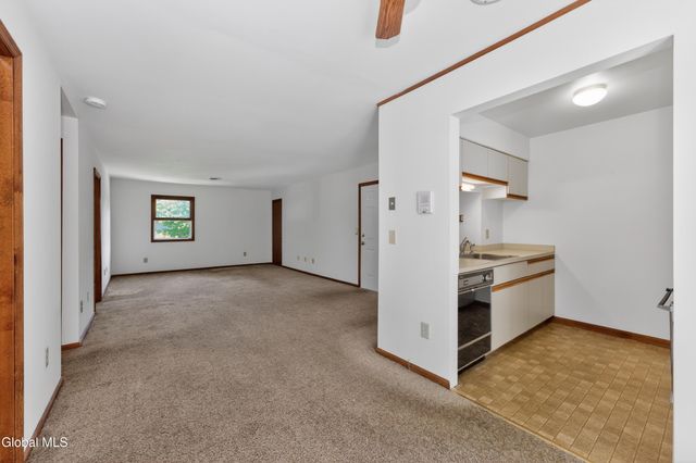 102 Cedarview Lane, Watervliet, NY 12189
