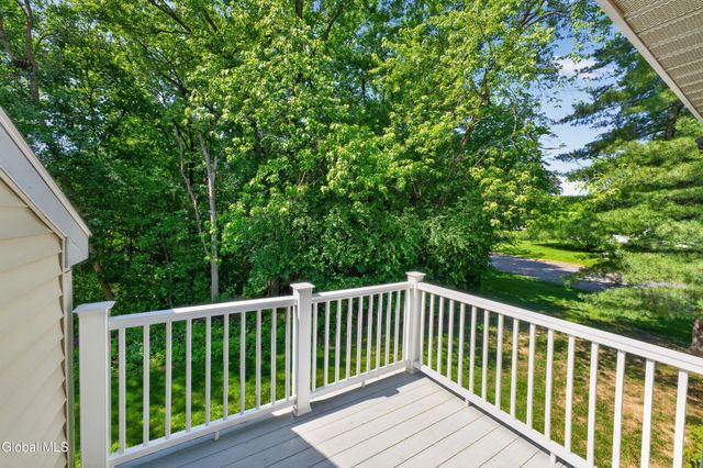 102 Cedarview Lane, Watervliet, NY 12189