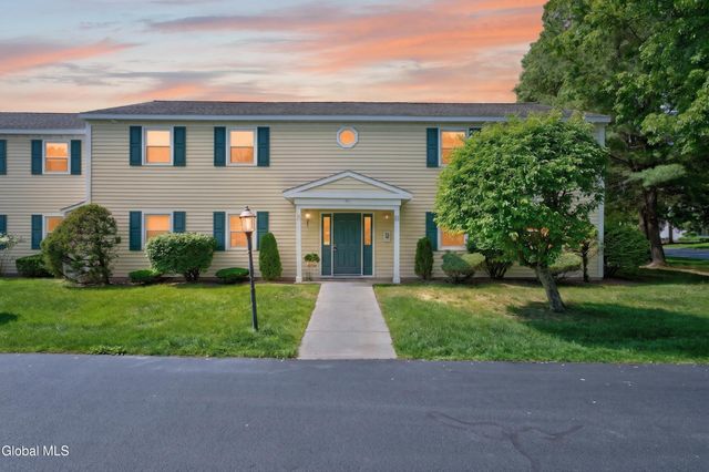 102 Cedarview Lane, Watervliet, NY 12189