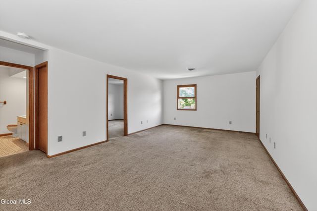 102 Cedarview Lane, Watervliet, NY 12189