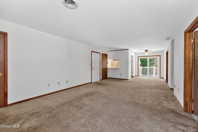 102 Cedarview Lane, Watervliet, NY 12189