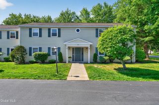 102 Cedarview Lane, Watervliet, NY 12189
