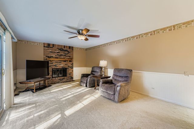 1520 Yosemite Parkway, Algonquin, IL 60102