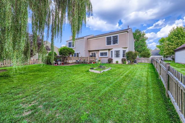 1520 Yosemite Parkway, Algonquin, IL 60102