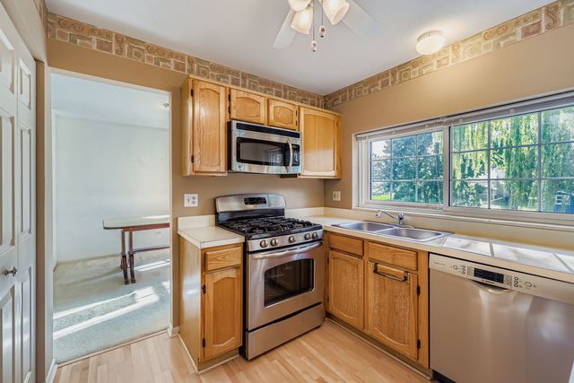 1520 Yosemite Parkway, Algonquin, IL 60102