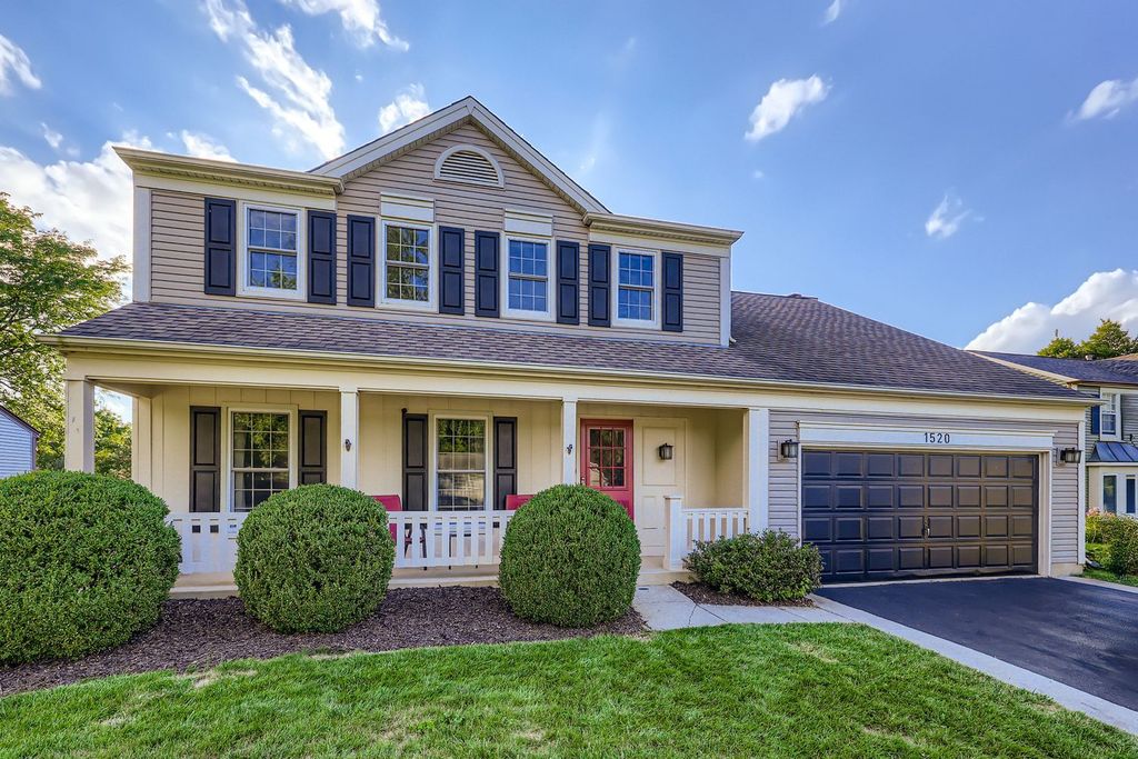 1520 Yosemite Parkway, Algonquin, IL 60102