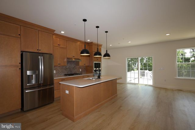 2452 SPRING WATER CIR, Lancaster, PA 17601