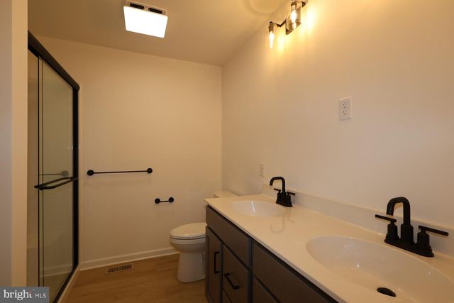 2452 SPRING WATER CIR, Lancaster, PA 17601
