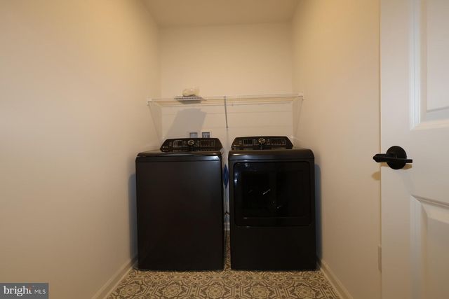 2452 SPRING WATER CIR, Lancaster, PA 17601