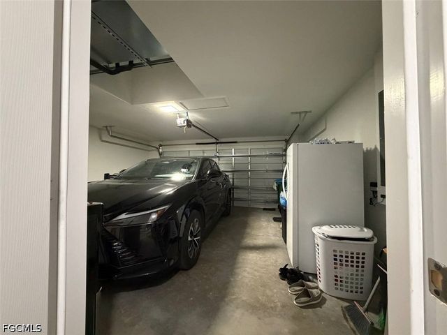 926 NE 33rd ST, Cape Coral, FL 33909