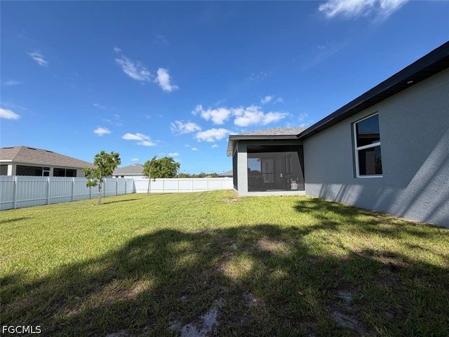 926 NE 33rd ST, Cape Coral, FL 33909