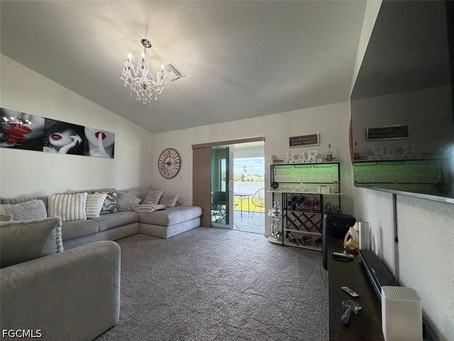 926 NE 33rd ST, Cape Coral, FL 33909