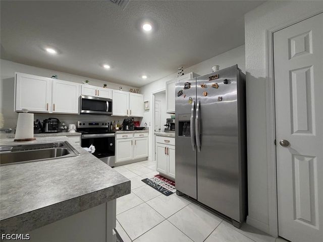 926 NE 33rd ST, Cape Coral, FL 33909