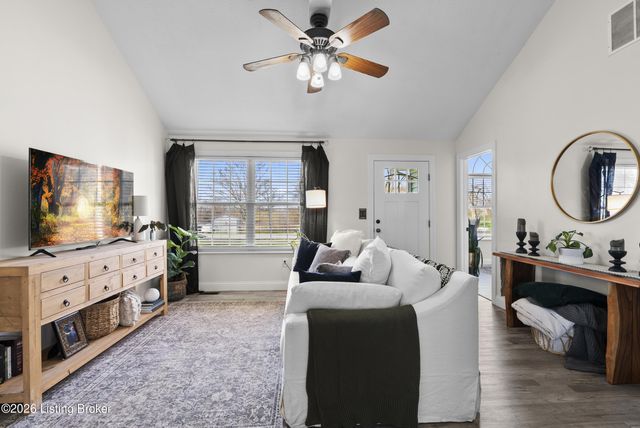 179 Evelyn Dr, Taylorsville, KY 40071