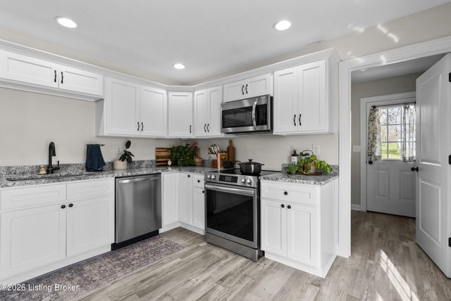 179 Evelyn Dr, Taylorsville, KY 40071