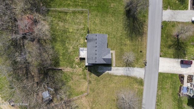 179 Evelyn Dr, Taylorsville, KY 40071