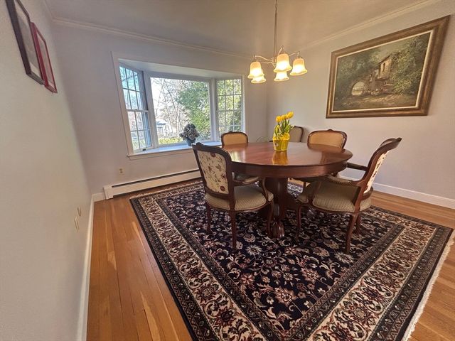 6 Barry Drive, Framingham, MA 01702