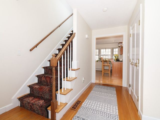 6 Barry Drive, Framingham, MA 01702