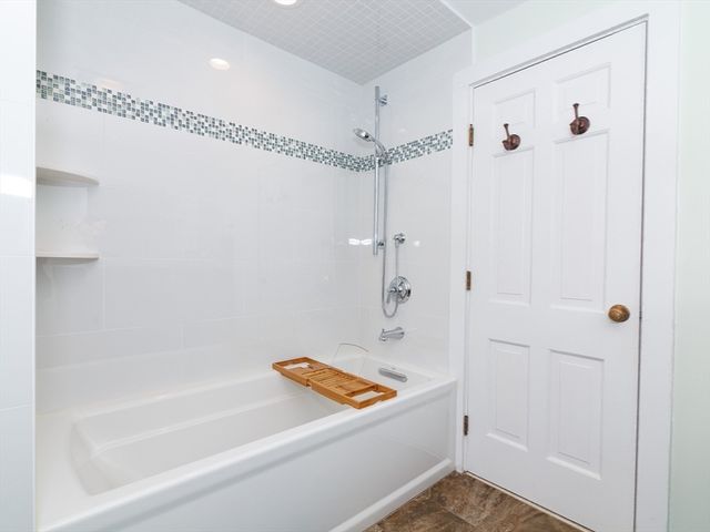 6 Barry Drive, Framingham, MA 01702