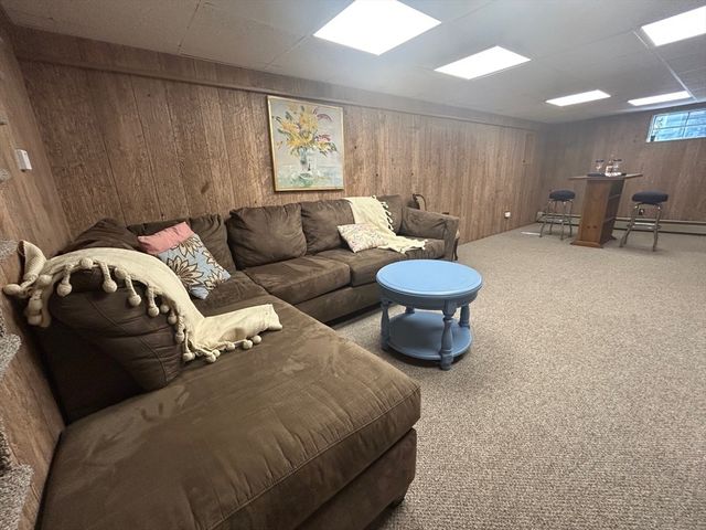 6 Barry Drive, Framingham, MA 01702