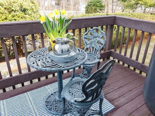 6 Barry Drive, Framingham, MA 01702