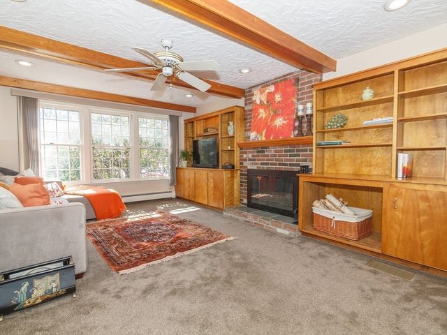 6 Barry Drive, Framingham, MA 01702