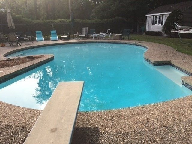 6 Barry Drive, Framingham, MA 01702