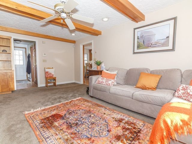 6 Barry Drive, Framingham, MA 01702