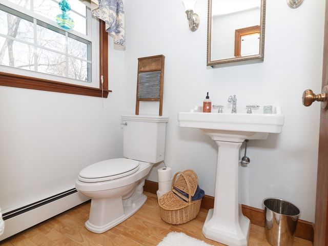 6 Barry Drive, Framingham, MA 01702