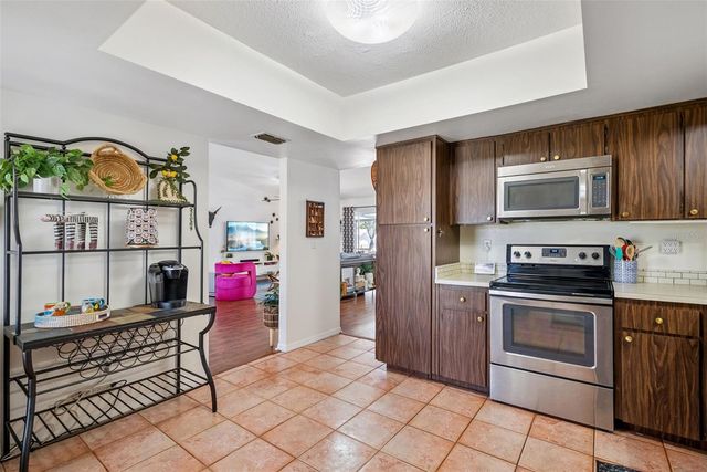 425 E ORANGE STREET, Altamonte Springs, FL 32701