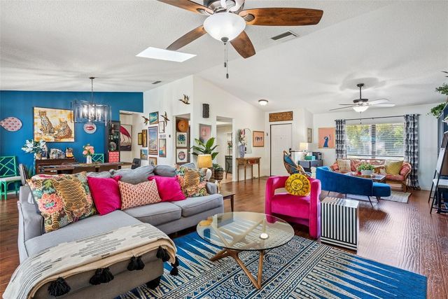 425 E ORANGE STREET, Altamonte Springs, FL 32701