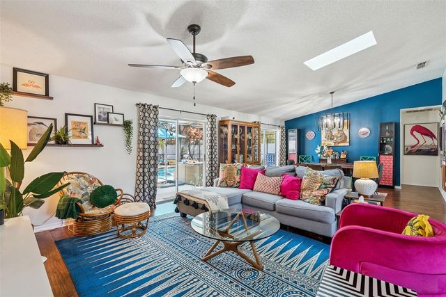 425 E ORANGE STREET, Altamonte Springs, FL 32701