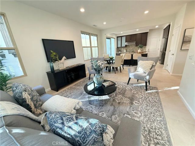 84 Jade Flower, Irvine, CA 92620