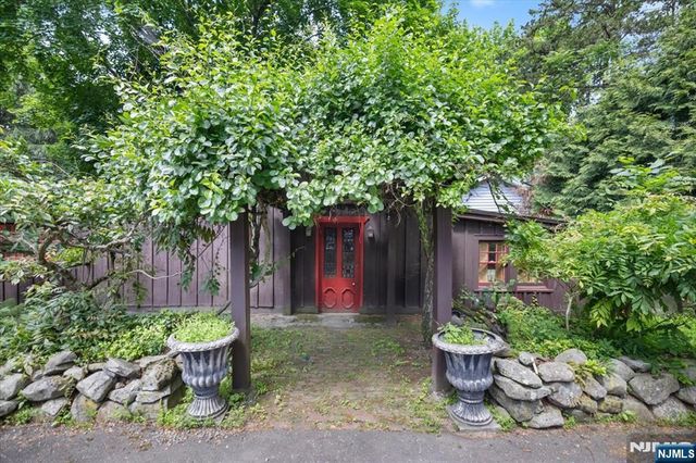 148 Spring Valley Road, Montvale, NJ 07645