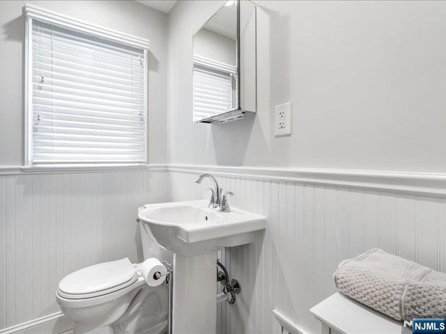 521 9th Street, Carlstadt, NJ 07072